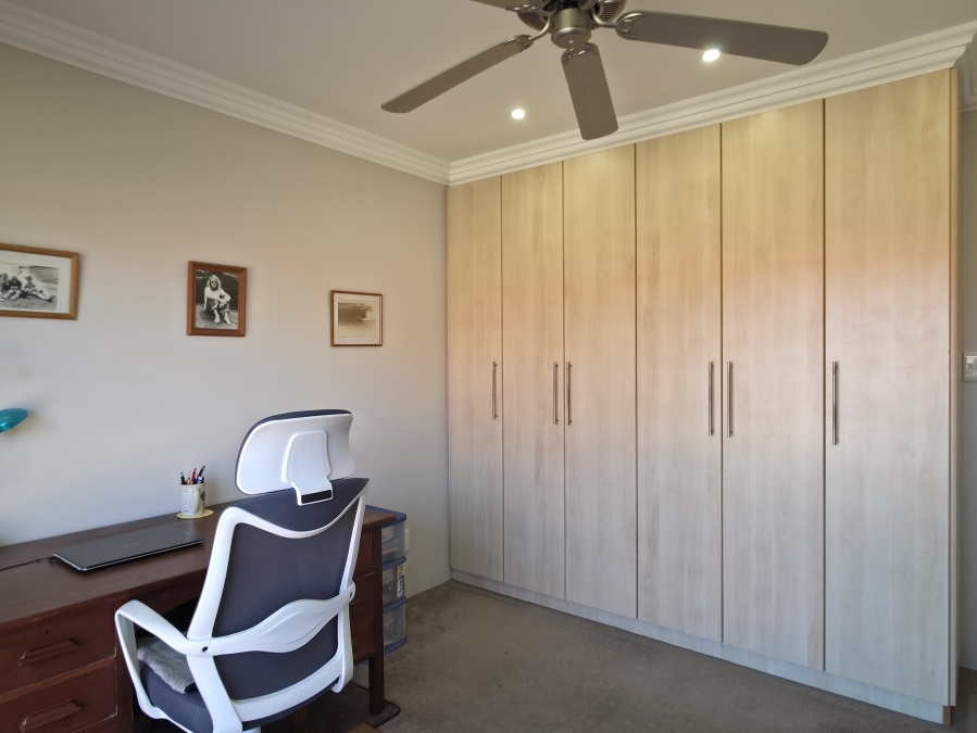3 Bedroom Property for Sale in Wavecrest Eastern Cape